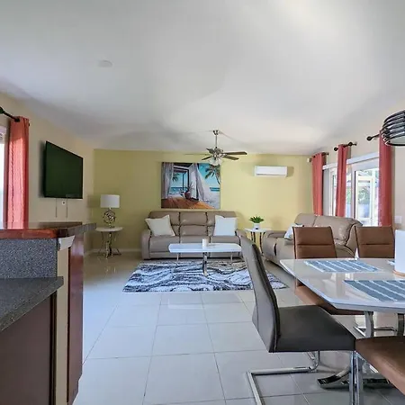 3Bed & 2Bath Property Couple Minutes From Siesta Key Beach & Downtown Sarasota Extérieur photo