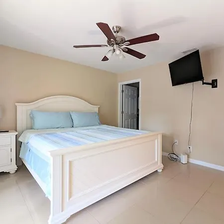 3Bed & 2Bath Property Couple Minutes From Siesta Key Beach & Downtown Sarasota Extérieur photo