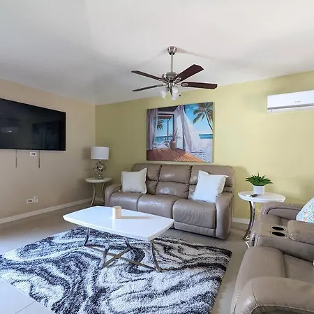 3Bed & 2Bath Property Couple Minutes From Siesta Key Beach & Downtown Sarasota Extérieur photo