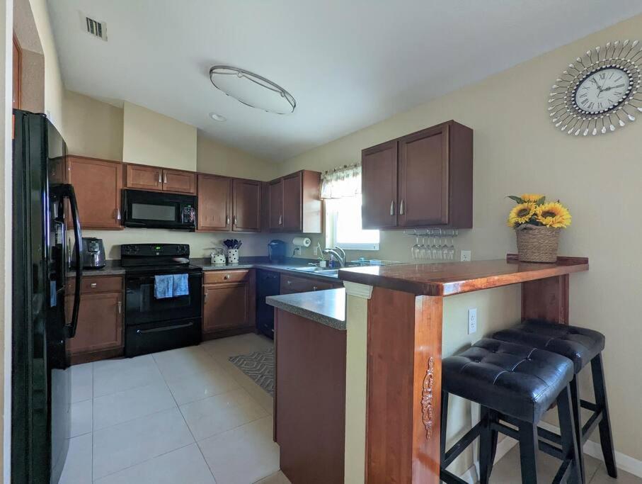 3bed & 2bath Couple Minutes From Siesta Key & Downtown Sarasota