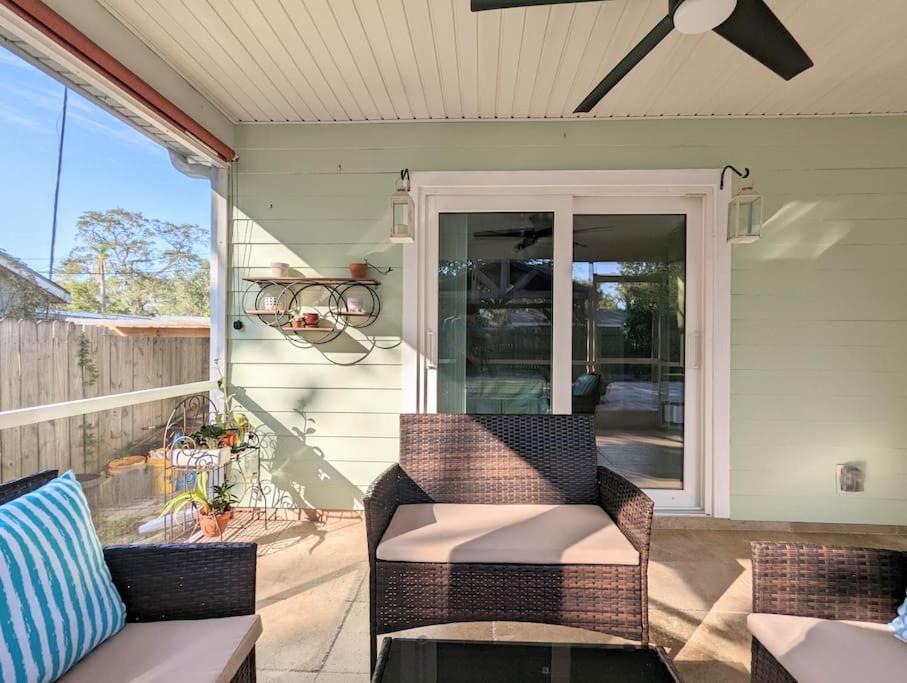 3bed & 2bath Couple Minutes From Siesta Key & Downtown Hébergement de vacances